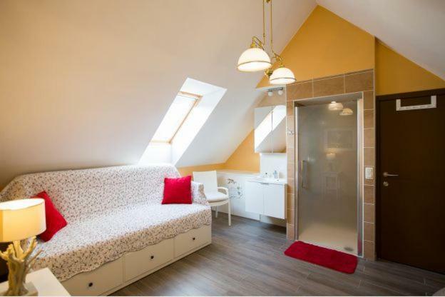 Charmes De Velupont With Wellness Villa Braives Exterior photo